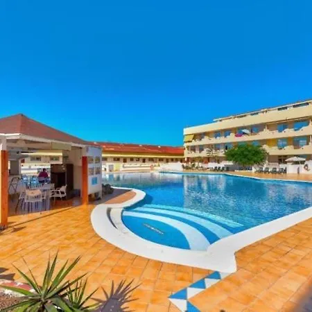Playa Paraiso Marina Palace 1br Pool & Wifi 阿德耶